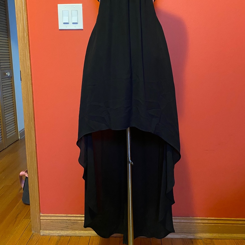 Express asymmetrical black dress with cutouts - Picture 3 of 9